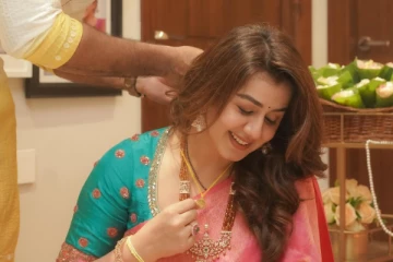 நிக்கி கல்ராணி - ஆதி வீட்டில் நடந்த பூஜை! அழகிய புகைப்படங்கள்
