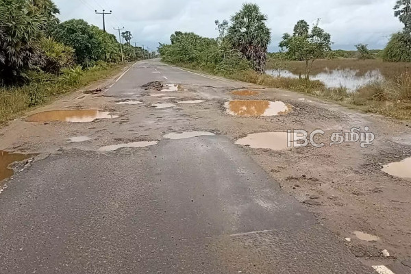 மருதங்கேணி - பருத்தித்துறை வீதி கைவிடப்பட்டுள்ளதா...! மக்கள் விசனம் | Maruthangeni Paruthithurai Road Damaged மருதங்கேணி - பருத்தித்துறை வீதி கைவிடப்பட்டுள்ளதா...! மக்கள் விசனம் | Maruthangeni Paruthithurai Road Damaged