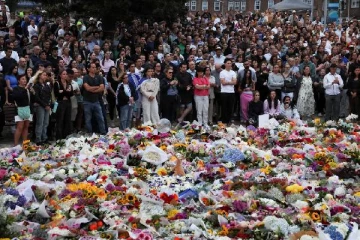 கொத்தாக 15 பேர்களைப் பலி வாங்கிய தந்தையும் மகனும்: கடுமையான முடிவெடுக்கும் அவுஸ்திரேலியா