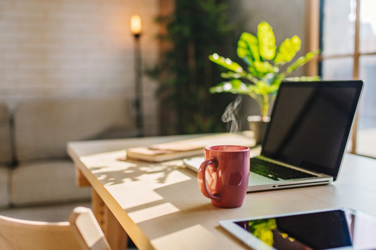 வீட்டிலிருந்து வேலை செய்ய அனுமதித்த வெளிநாடுகள்! எரிபொருள் விலை அதிகரிப்பின் எதிரொலி | Working From Home To Save Fuel In Some Countries