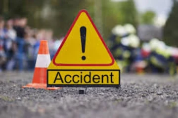 எஹெலியகொடையில் பல வாகனங்கள் மோதி விபத்து: 10 பேர் காயம்