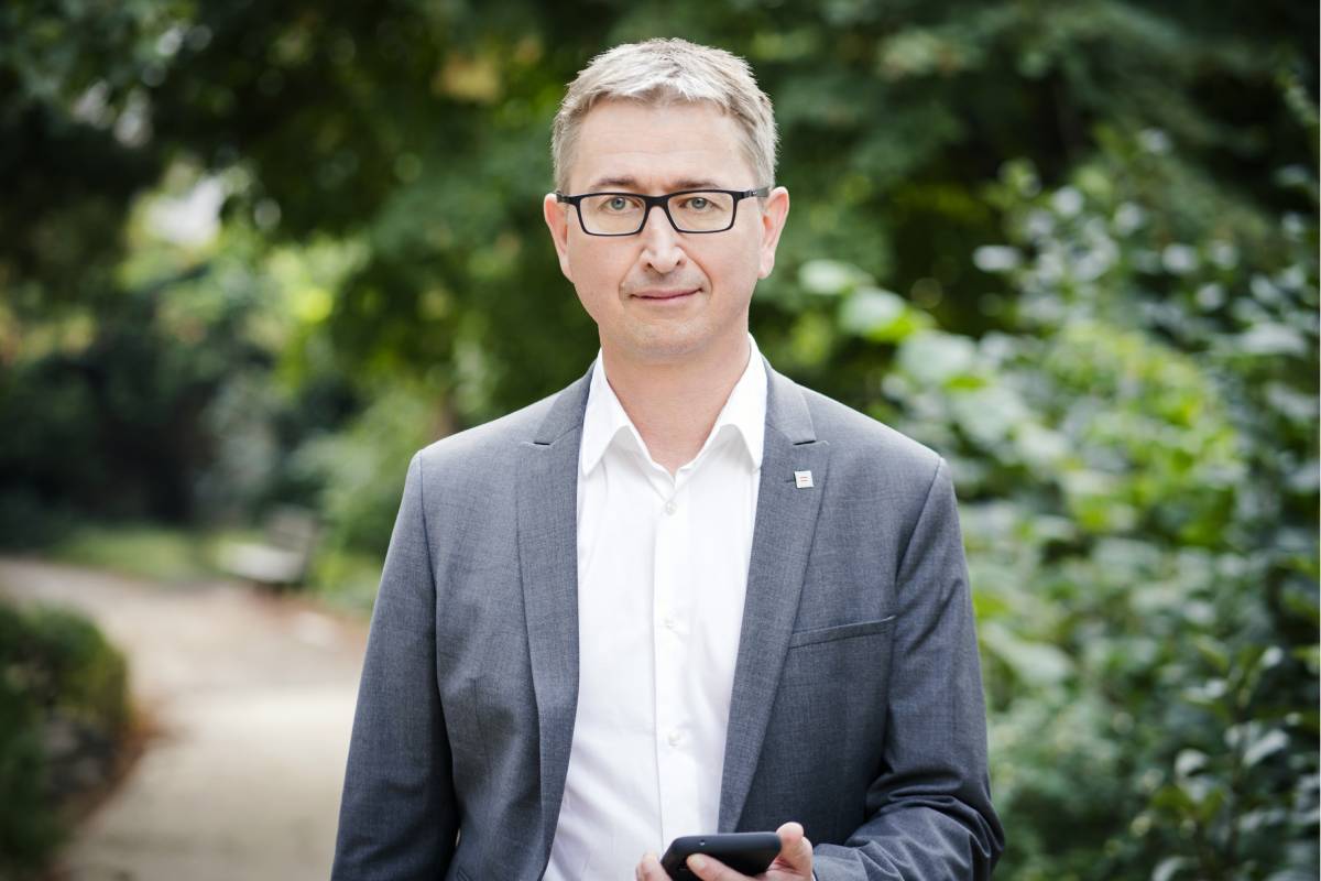 ஜேர்மனியில் வறுமையில் வாழும் 13 மில்லியன் மக்கள் | 13 Million Peoples Lives Poverty In Germany