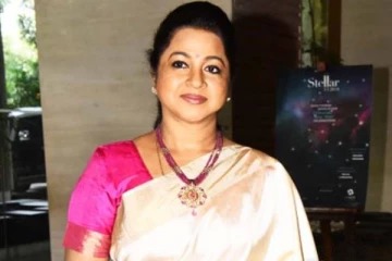 வெளிநாட்டு பெண் கெட்டப்பில் நடிகை ராதிகா சரத்குமாரின் அன்ஸீன் புகைப்படம்- அசந்து பார்க்கும் ரசிகர்கள்