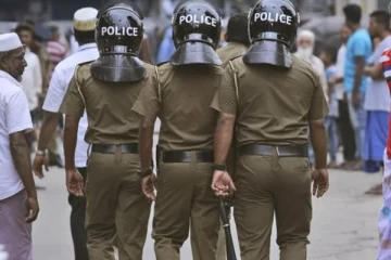 போதைக்கு அடிமையாகிய 17 வயது மகன்..! திருத்தித் தருமாறு காவல் நிலையத்தில் ஒப்படைப்பு - யாழில் சம்பவம்