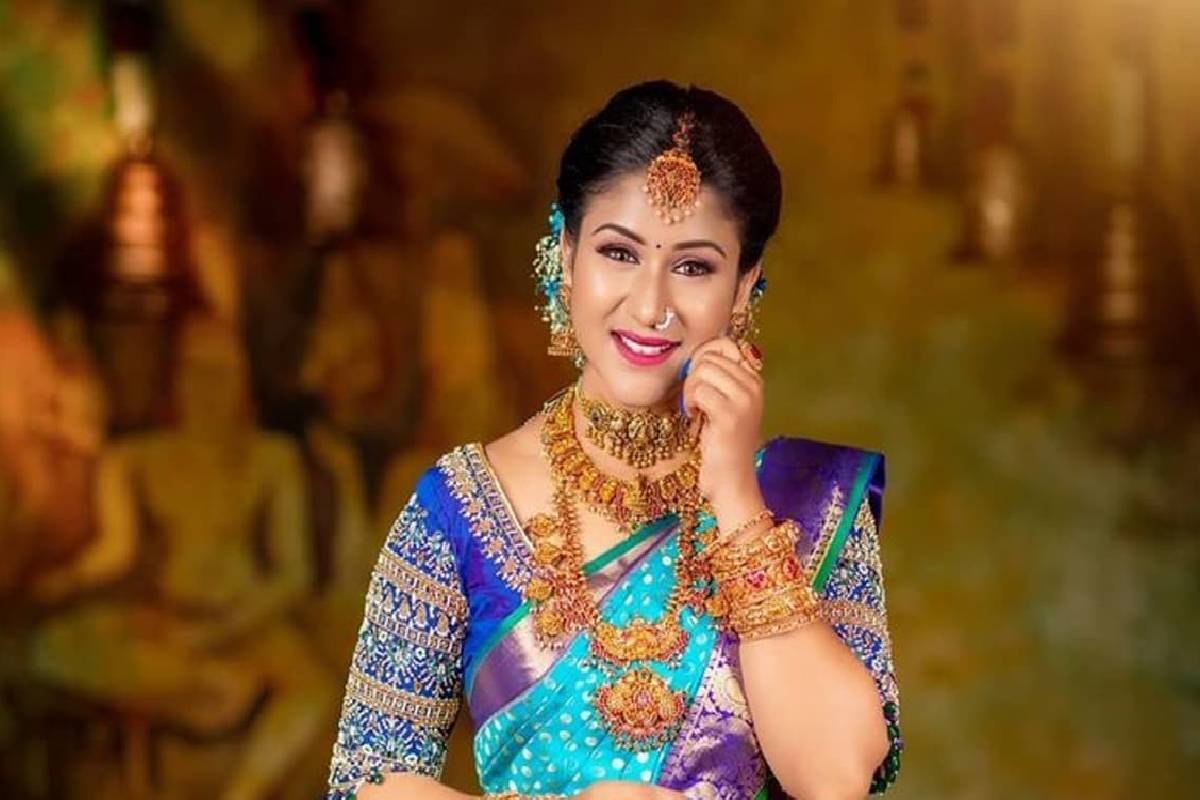 கழுத்து நிறைய நகையுடன் சொக்க வைக்கும் ஆல்யா மானசா! வைரலாகும் புகைப்படங்கள் | Serial Actress Alya Manasa Jewellery Photoshoot