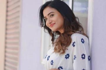 ஜீ தமிழின் இதயம் சீரியல் புகழ் ஜனனியின் சூப்பர் க்ளிக்ஸ்