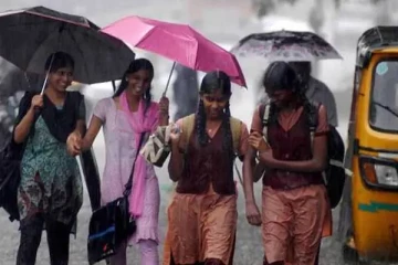 மிரட்டும் கனமழை: இந்த மாவட்ட பள்ளி, கல்லூரிகளுக்கு மட்டும் விடுமுறை