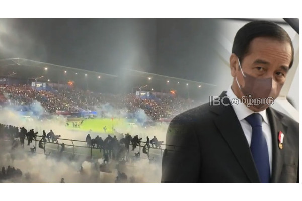 joko-widodo-indonesia-football-pitch