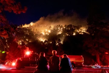அமெரிக்காவில் 6 ஆயிரம் ஏக்கர் எரிந்து நாசம்!