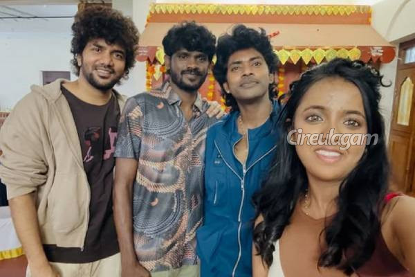 சாண்டி மாஸ்டருக்காக பிக்பாஸ் 9 புகழ் கானா வினோத் கொடுத்த பரிசு... வீடியோவுடன் இதோ | Bigg Boss 9 Gana Vinoth Gift To Sandy Master சாண்டி மாஸ்டருக்காக பிக்பாஸ் 9 புகழ் கானா வினோத் கொடுத்த பரிசு... வீடியோவுடன் இதோ | Bigg Boss 9 Gana Vinoth Gift To Sandy Master