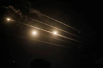 தாக்குதலை தொடங்கிய ஈரான்: தயார் நிலையில் இஸ்ரேலின் ராணுவம், வான் பாதுகாப்பு