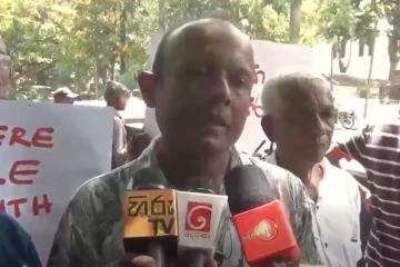 “කෙහෙළිය රඹුක්වැල්ල සහ ලලිත් කුගන් දෙදෙනා අත්අඩංගුවේ ඉන්නවා කිව්වා” - පුබුදු ජාගොඩ සියලු අතුරුදන්වූවන් වෙනුවෙන් පෙනී සිටින බව කියයි [VIDEO]