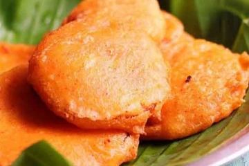 தமிழர்களின் ஸ்பெஷல் கார வெங்காய பஜ்ஜி.... பத்தே நிமிடத்தில் சுவைக்கலாம்!