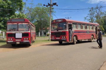 கிளிநொச்சியில் அரச பேருந்து சேவையாளர்கள் கவனயீர்ப்பு போராட்டம்