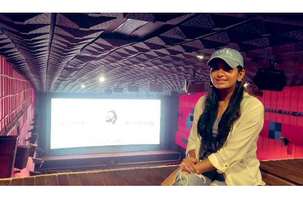 டாப் நடிகரின் திரைப்படத்தை முதல் நாள் முதல் காட்சி-க்கு சென்று பார்த்த நடிகை அதிதி ஷங்கர்! | Aditi Shankar Fdfs Show