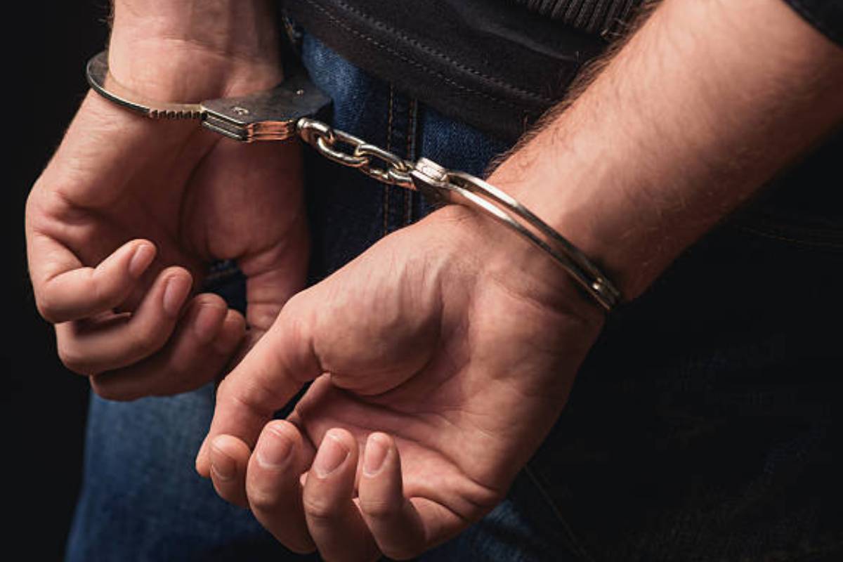 இலங்கையில் கைது செய்யப்பட்ட நூற்றுக்கணக்கான வெளிநாட்டவர்கள்...! | Sri Lanka Arrests 156 Over Global Cyber Scams இலங்கையில் கைது செய்யப்பட்ட நூற்றுக்கணக்கான வெளிநாட்டவர்கள்...! | Sri Lanka Arrests 156 Over Global Cyber Scams