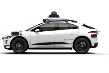 Waymo சாரதி இல்லாமல் இயங்கும் கார்கள் மனிதர்கள் இயக்கும் கார்களைவிட பாதுகாப்பானவை: சுவிஸ் ஆய்வு