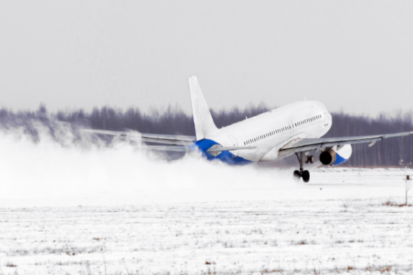 அமெரிக்காவில் 1200 விமானங்கள் இரத்து | Us Winter Weather Causes 1200 Flights Cancelled