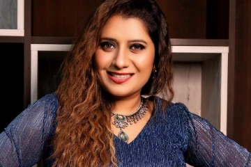 நடுரோட்டில் டான்ஸ் ஆடிய விஜய் டிவி பிரியங்கா! இது தான் காரணமா?