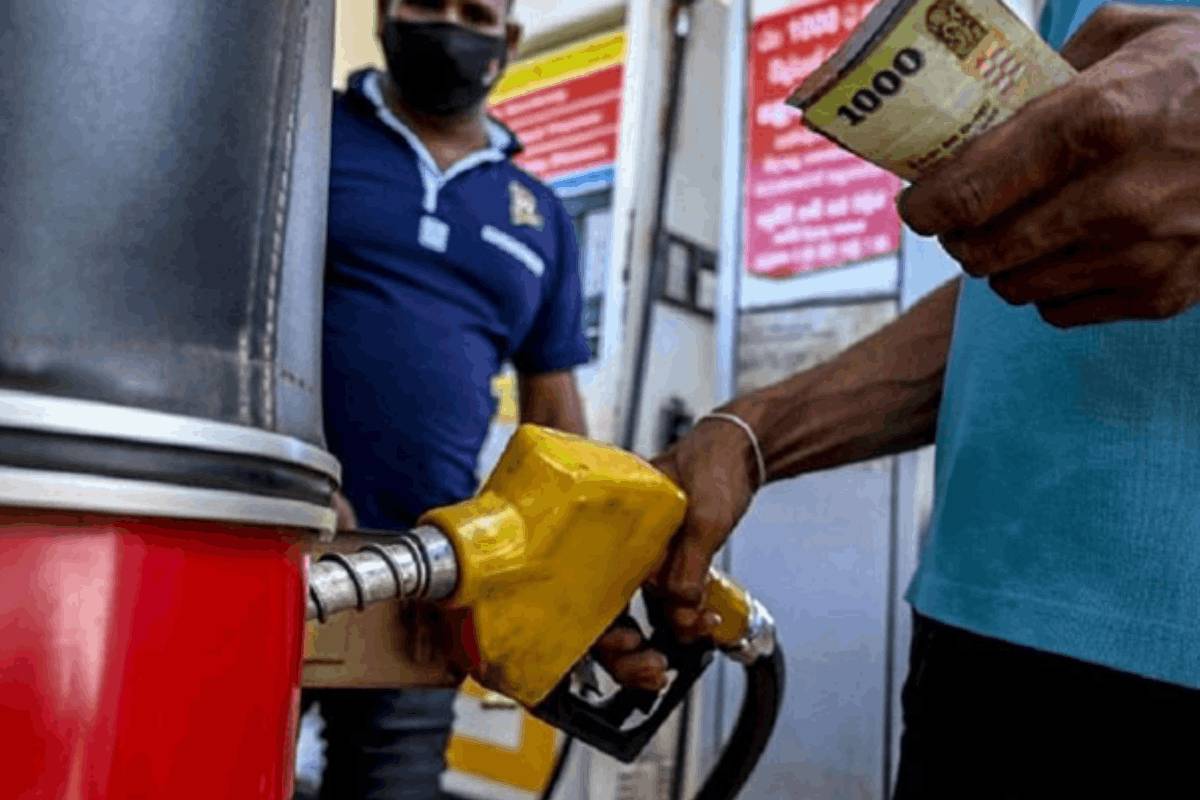 இலங்கையில் எரிபொருள் விலையை உடனடியாக குறைக்க முடியும்! ஆனந்த பாலித வெளியிட்ட தகவல் | Srilanka Fuel Price Can Be Reduced Announcement இலங்கையில் எரிபொருள் விலையை உடனடியாக குறைக்க முடியும்! ஆனந்த பாலித வெளியிட்ட தகவல் | Srilanka Fuel Price Can Be Reduced Announcement