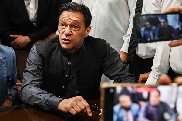 சிறையிலும் சொகுசு வாழ்க்கை வாழும் இம்ரான்கான் | Imran Khan Lives A Luxurious Life In Prison