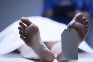 கல்முனையில் தூக்கில் தொங்கிய நிலையில் இளைஞனின் சடலம் மீட்பு