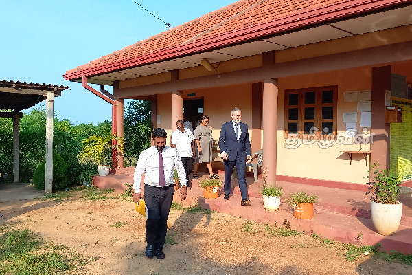 இலங்கைக்கான அமெரிக்க துணைத் தூதர் டக் சோனெக் யாழ். மற்றும் மன்னாருக்கு விஜயம் (Photos) | Deputy Chief Of Mission Douglas E Sonnek இலங்கைக்கான அமெரிக்க துணைத் தூதர் டக் சோனெக் யாழ். மற்றும் மன்னாருக்கு விஜயம் (Photos) | Deputy Chief Of Mission Douglas E Sonnek