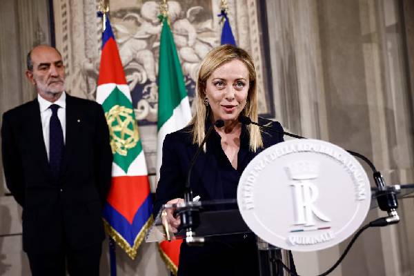 இஸ்ரேலுக்கு ஆயுத விற்பனை... இத்தாலி மற்றும் Leonardo மீது வழக்கு | Arms Sales To Israel