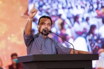 தேசிய அரசாங்கத்தில் இணைய வரும் முட்டாள்கள் யார்:வீரவங்ச