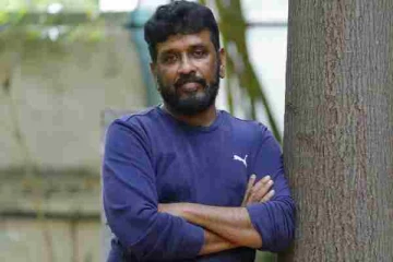 எதிர்நீச்சல் சீரியல் முடியும் மாதத்தில் இயக்குனர் திருச்செல்வம் வீட்டில் விசேஷம்.... கொண்டாட்டத்தில் குடும்பம்