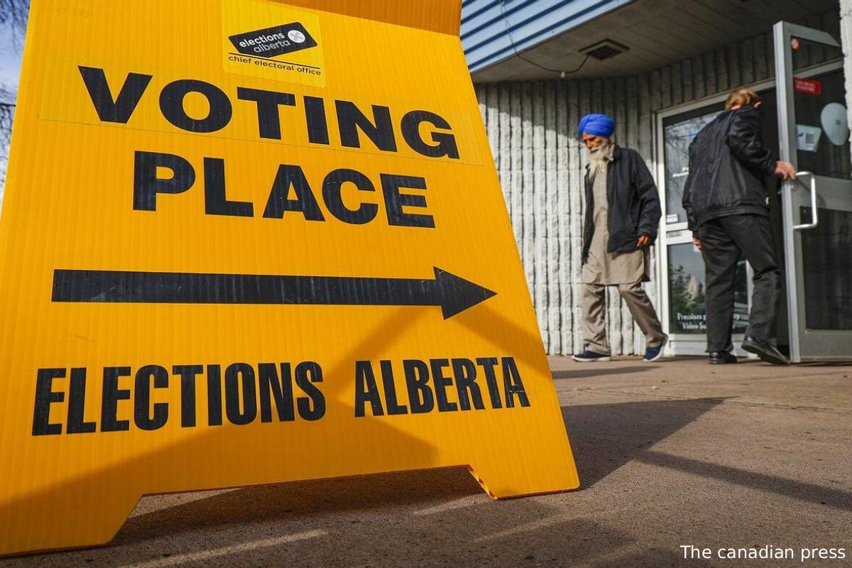 ஆல்பர்ட்டா மாகாணம் பிரியும் விவகாரம்: இன்று வாக்கெடுப்பு | Referendum Day In Alberta Voting Starts Today