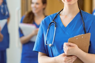 யாழில் சிக்கிய போலி மருத்துவ பீட யுவதி