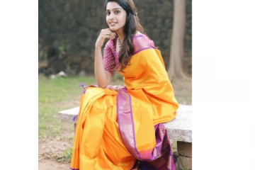 '' அழகழகா தொடுகிறதே மல காத்து ''   சேலை அழகில் பேரழகாய் தன்யா