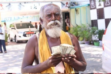 மீண்டும் இலங்கைக்கு நிவாரண நிதியை வழங்கிய தமிழக யாசகர்