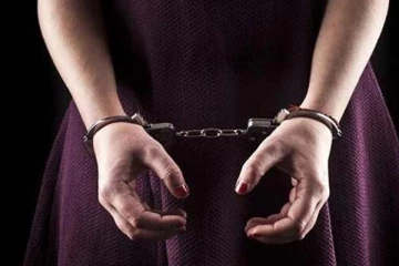 கைது செய்யப்பட்ட 16 வயது சிறுமி; விசாரணையில் தெரிய வந்த திடுக்கிடும் தகவல்கள்