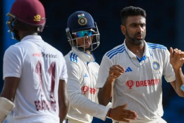 ஆரம்பத்திலே செக் வைத்த தமிழக வீரர் அஸ்வின்! சேஸிங்கில் மேற்கிந்திய தீவுகள்