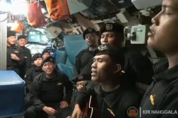 53 பேர்களை பலிகொண்ட நீர்மூழ்கிக் கப்பலில் கடைசியாக பதிவான வீடியோ: நொறுங்க வைக்கும் காட்சி