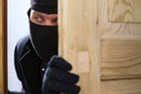 யாழில் கொள்ளையிட சென்றவர்களுக்கு நேர்ந்த தரமான சம்பவம்! | Robbery Jaffna Covering Jewellery