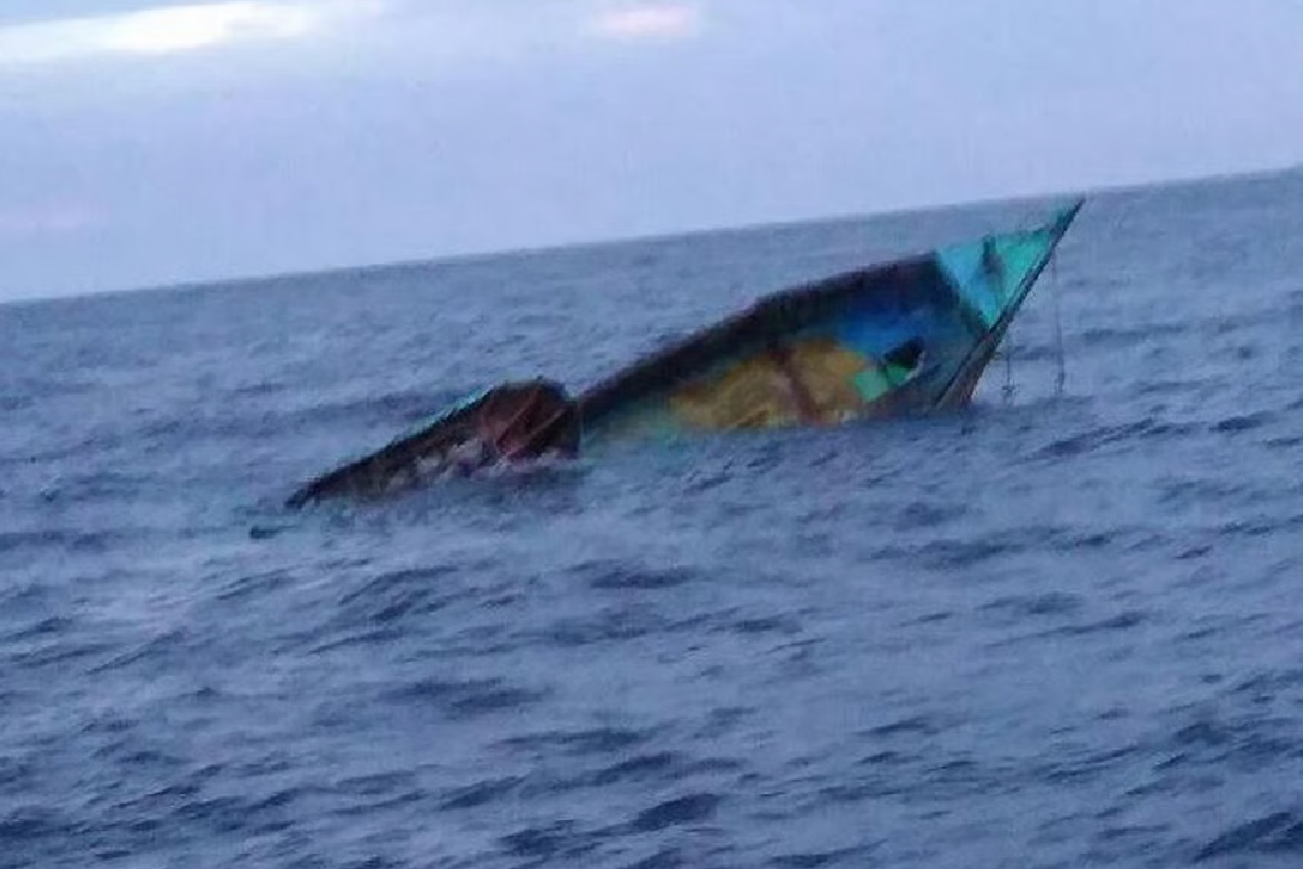 திருகோணமலையில் மீன்பிடி படகு விபத்து | Fishing Boat Accident In Trincomalee