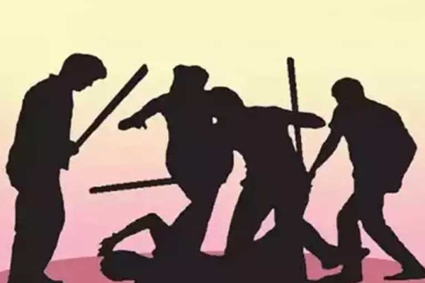 யாழில் மதுபானசாலையில் வாள்வெட்டு ; இருவர் வைத்தியசாலையில் | Sword Attack At Liquor Store In Jaffna 2 Hospital