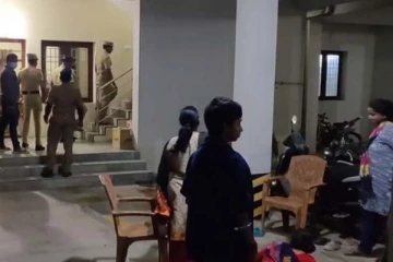 மதுவிற்கு அடிமையான பிரபல நடிகையின் மகன்! தந்தை மற்றும் சகோதரியை கொலை செய்த அதிர்ச்சி