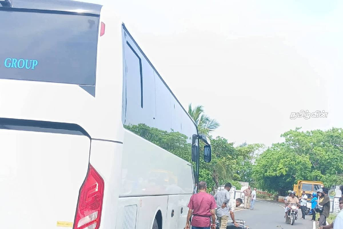 யாழில் இளைஞனை மோதித் தள்ளிய சொகுசு பேருந்து! | Luxury Bus Motorcycle Accident Youth Dies