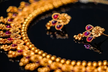 அடேங்கப்பா.. வார இறுதியில் எகிறிய தங்கம் விலை - எவ்வளவு தெரியுமா?