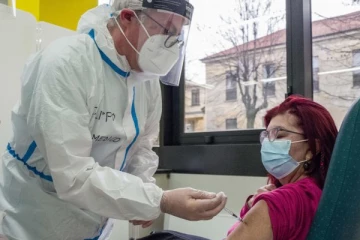 குரங்கு அம்மை தடுப்பூசி செலுத்தும் பணியை ஆரம்பித்த நாடு