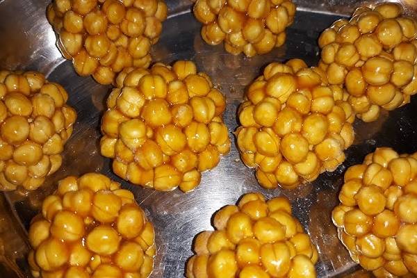 Pottukadalai Urundai: மொறு மொறு சுவையில் பொட்டுக்கடலை உருண்டை... வெறும் 4 பொருள் போதும்! | Healthy And Tasty Pottukadalai Urundai Recipe