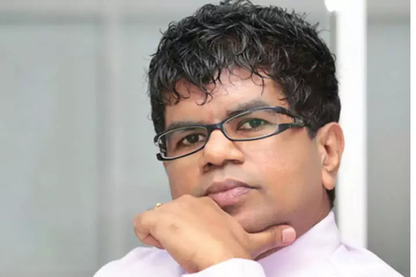 பிடியாணை பிறப்பிக்கப்பட்ட துசித ஹல்லொலுவ நீதிமன்றில் சரண்! | Thusitha Halloluwa Appears In Court