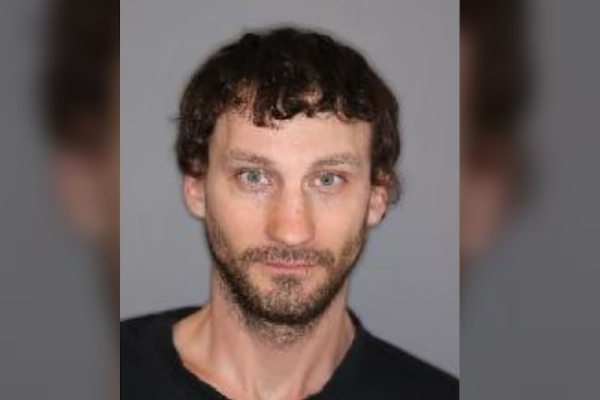 கனடாவில் சிறையிலிருந்து விடுதலையான அதே நாளில் கைதான நபர் | Saskatoon Man With A History Of Spying On Women கனடாவில் சிறையிலிருந்து விடுதலையான அதே நாளில் கைதான நபர் | Saskatoon Man With A History Of Spying On Women