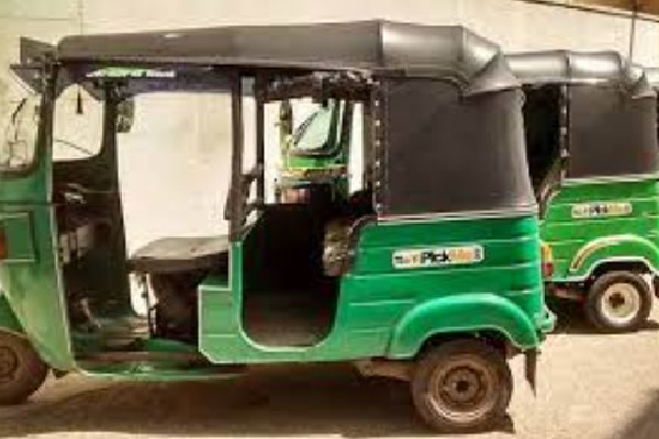 ஆட்டை திருடிவிட்டு ஆட்டோவை விட்டுச்சென்ற திருடன் ; தமிழர் பகுதியில் சம்பவம் | Goat Thief Abandons Three Wheeler