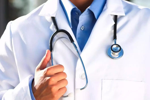 சிறிலங்காவில் தொடரும் நெருக்கடி - நாட்டை விட்டு வெளியேறும் வைத்தியர்கள்..! | Also For Training Specialist Doctors