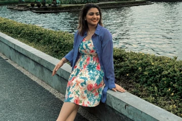 கணவருடன் வெளிநாடு ட்ரிப்.. நடிகை ஷபானாவின் அழகிய ஸ்டில்கள்